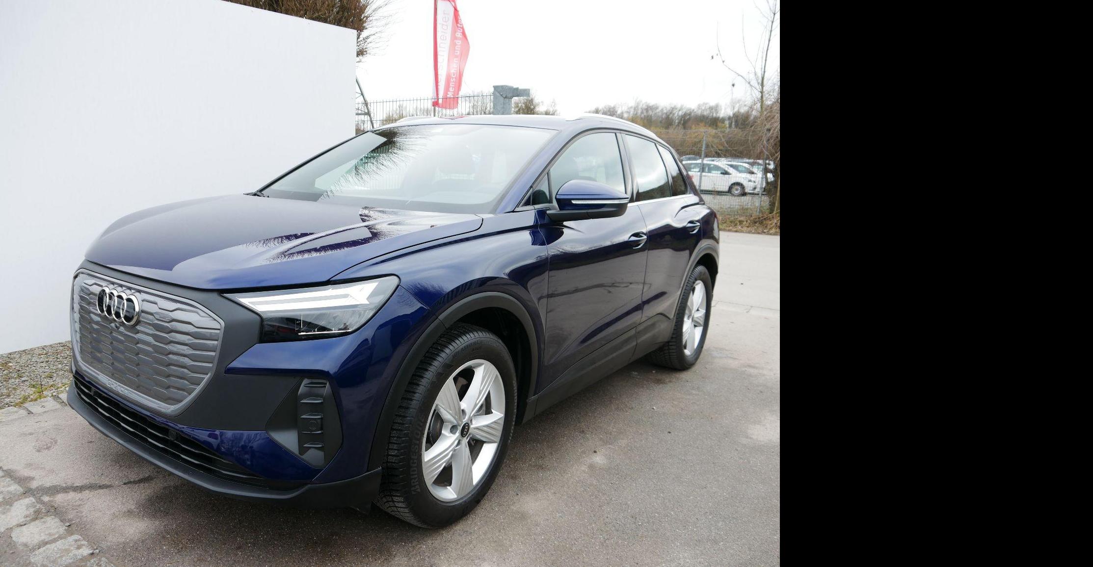 Audi Q4 40 E-TRON*PDC-HINTEN*KEYLESS-GO*NAVI*LED*3-ZONE KLIMA*